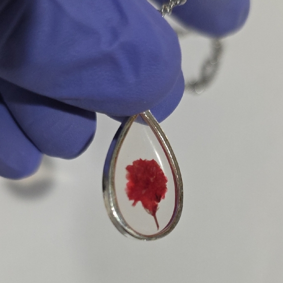 Elegant Red Blossom Teardrop Resin Pendant Necklace – Botanical Silver Jewelry - Picture 10 of 12